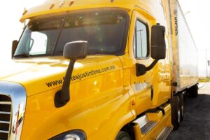 cabina amarilla de camion trailer JIT